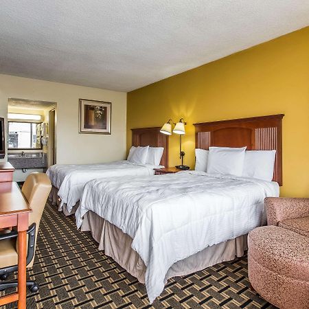 Econo Lodge Байрон Экстерьер фото