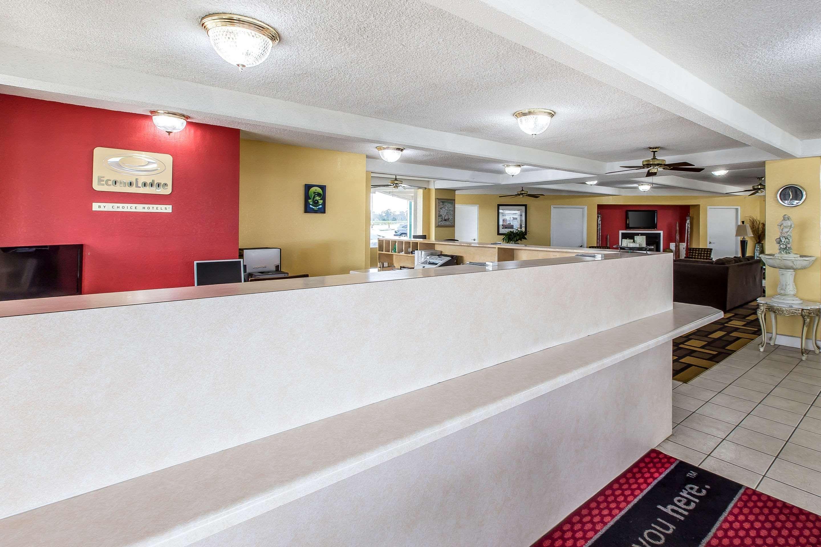 Econo Lodge Байрон Экстерьер фото