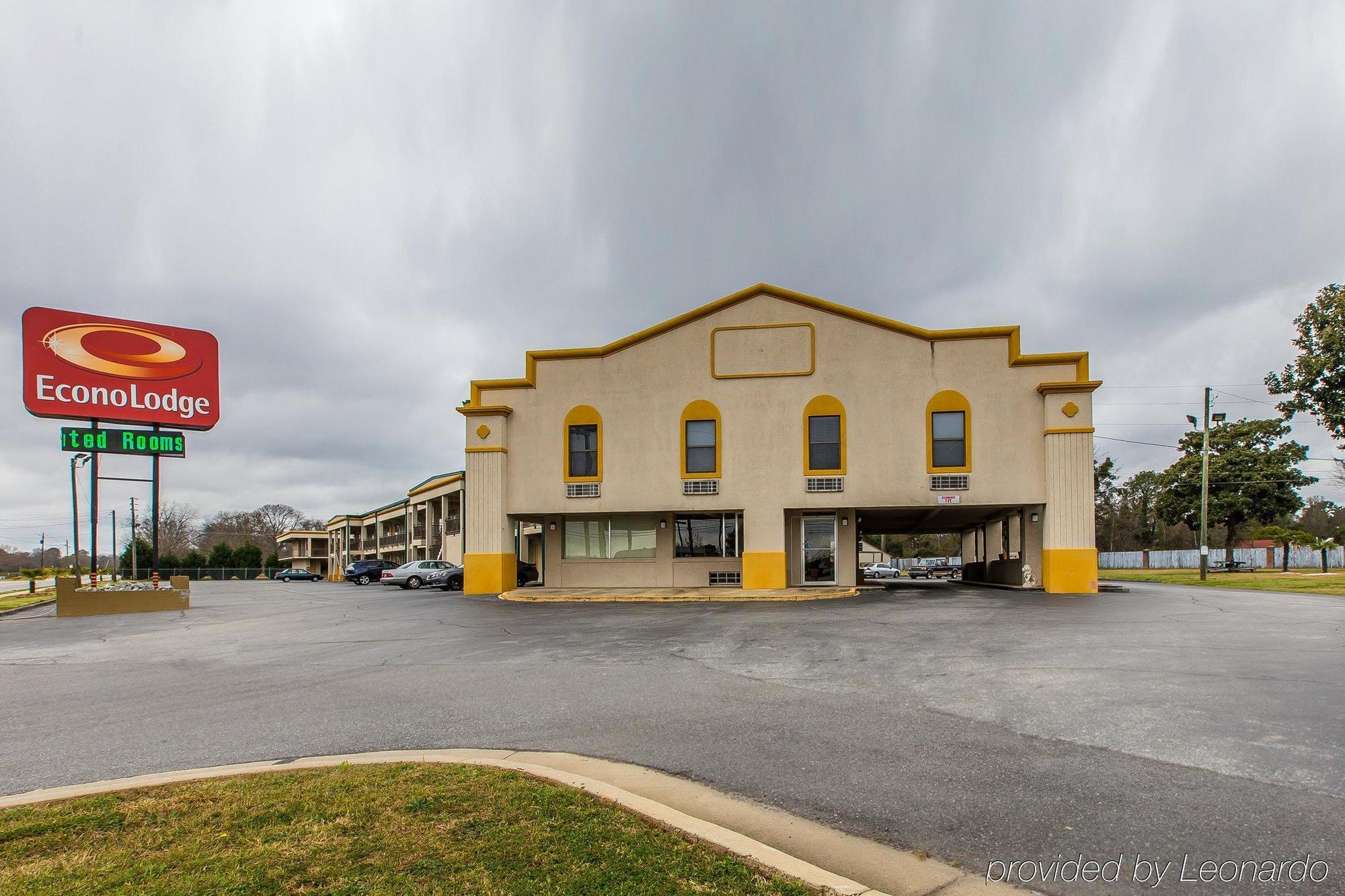Econo Lodge Байрон Экстерьер фото